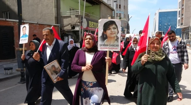 Evlat Nöbetindeki Annelerden Çağrı: “Kimse HDP’ye Oy Vermesin”