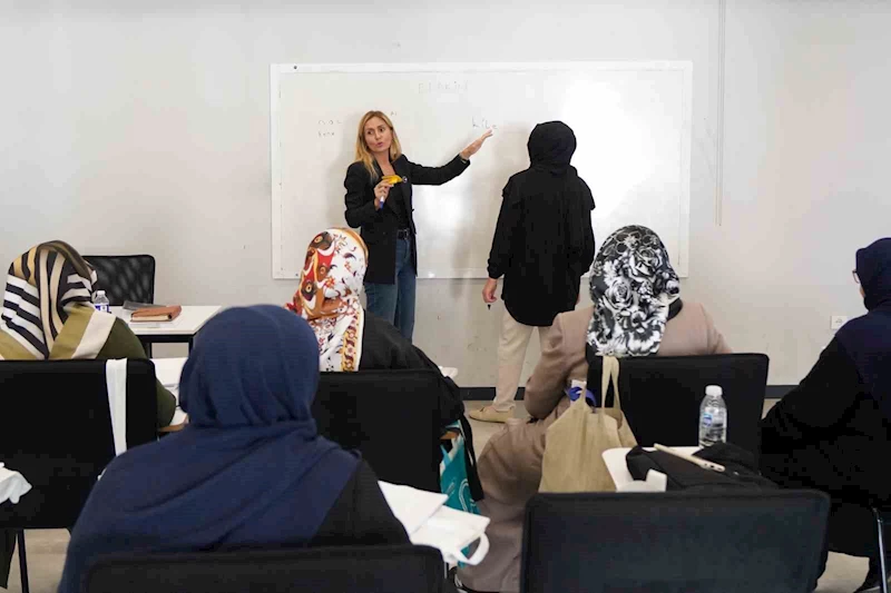 Beylikdüzü’nde okuma yazma kursunun yeni dönemi başladı
