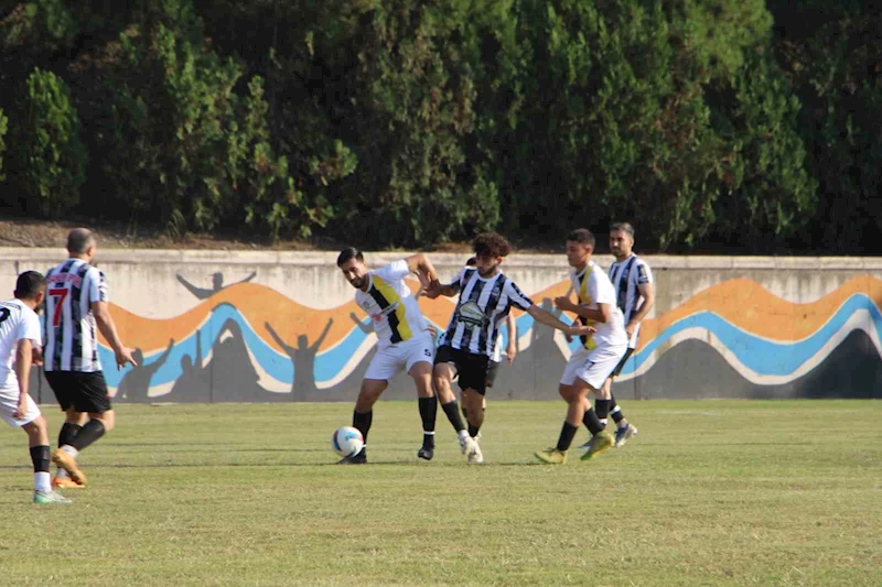 Maça bir gün kala lisansları çalınan futbolcular, sahaya çıkmayı başarsalar da maçı kazanamadılar
