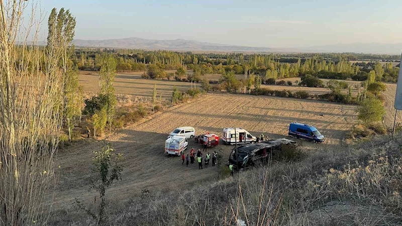 Şarampole devrilen yolcu otobüsünde 21 kişi yaralandı
