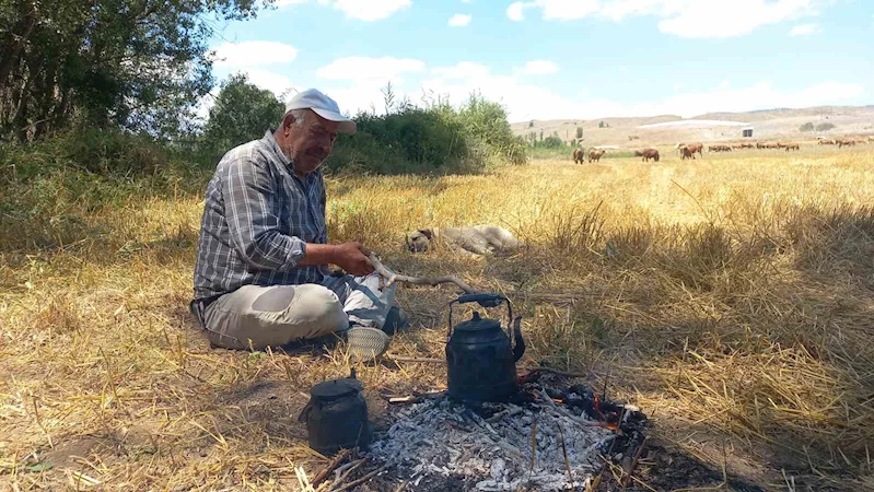 Kor ateşte demleniyor, kara demliğin tadını başkası vermiyor
