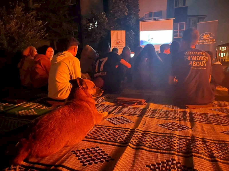 Sonbaharda açık hava sineması etkinliğine ilgi
