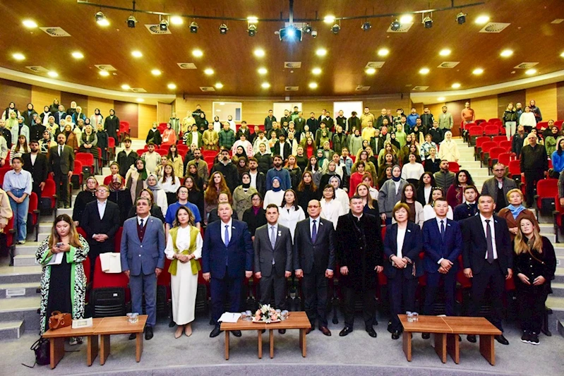 Kastamonu Üniversitesi’nde Türkiye ve Kazakistan’ın Cumhuriyetleşme süreçleri konuşuldu
