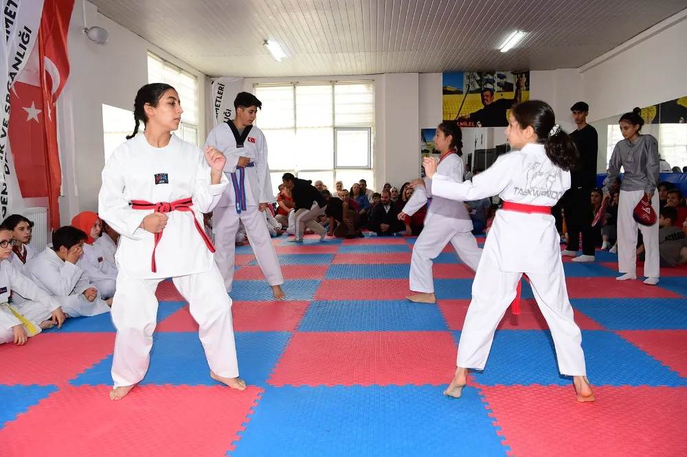 Taekwondo 3.Dönem Kuşak Sınavını Gerçekleştirdi