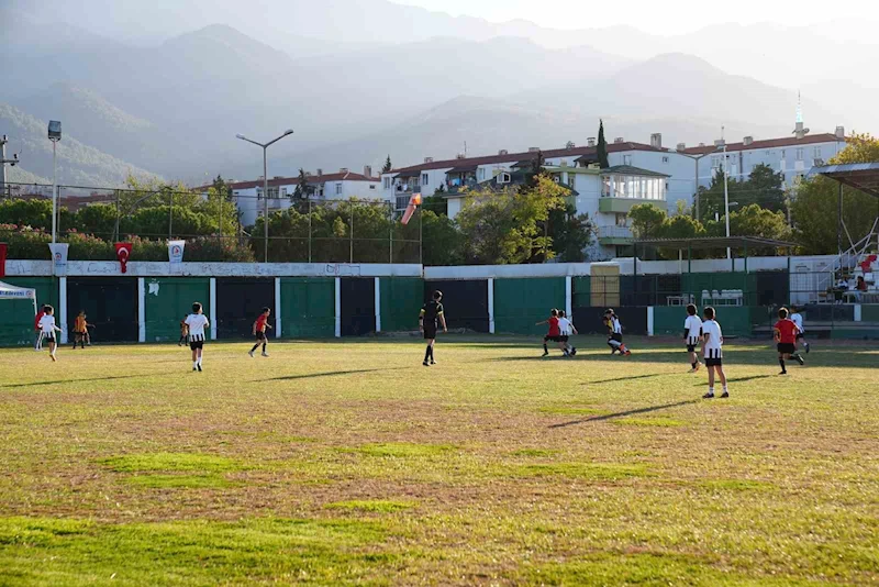 Başkan Çavuşoğlu; “29 Ekim coşkusunu futbol ile yaşıyoruz”
