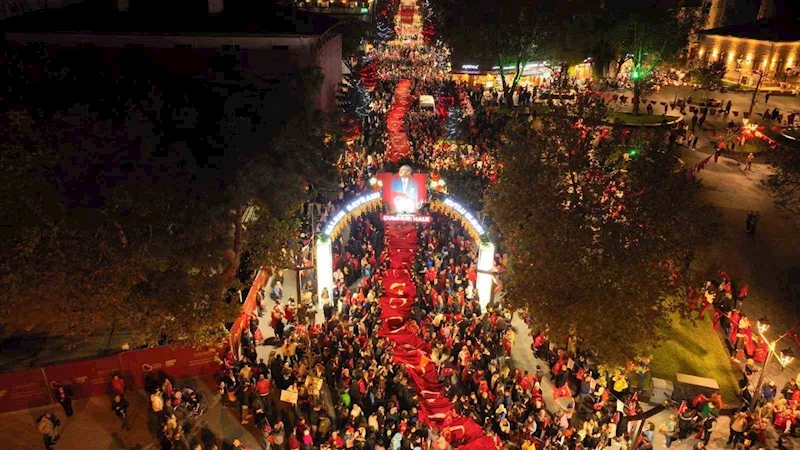 Balıkesir’de Cumhuriyet coşkusu sokaklara sığmadı
