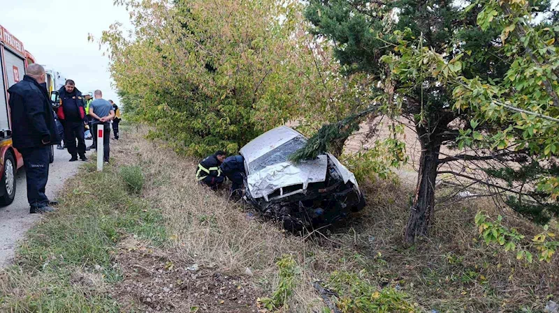 Babaeski’de otomobil şarampole uçtu: 2 yaralı
