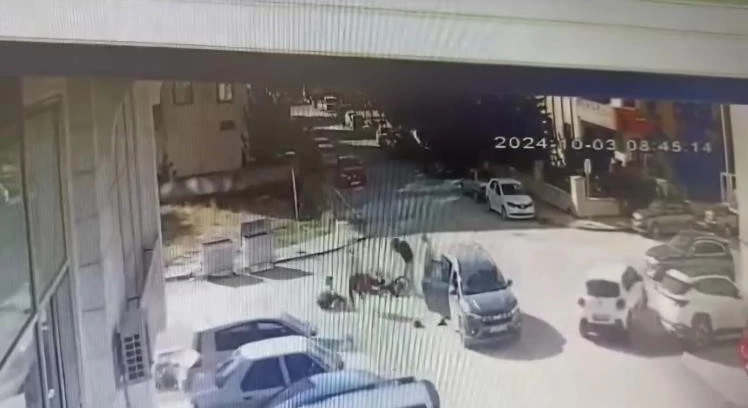 Elazığ’da motosiklet ile otomobilin çarpışma anı kamerada
