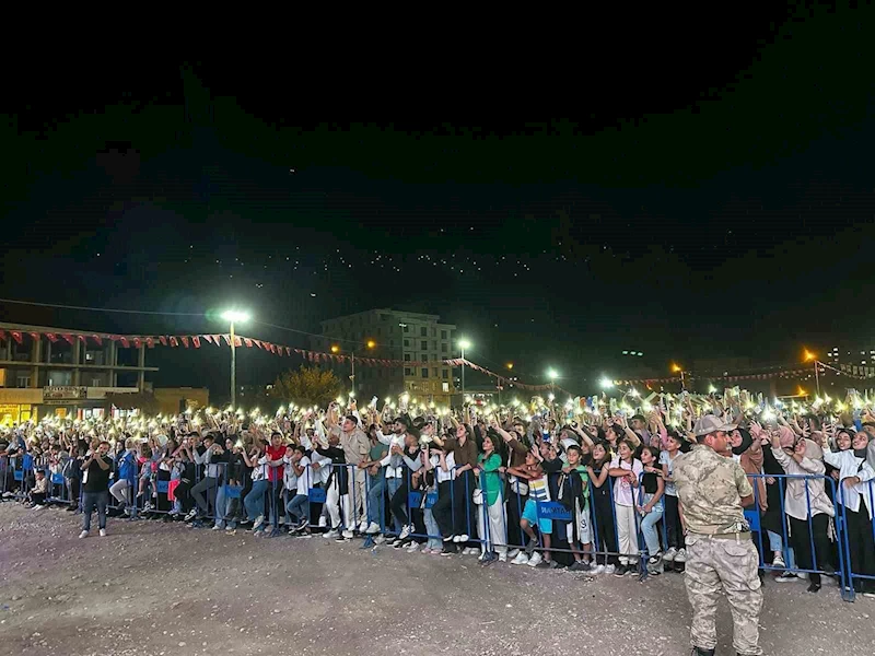 Batman’da festival on binlerin katıldığı konserle sona erdi
