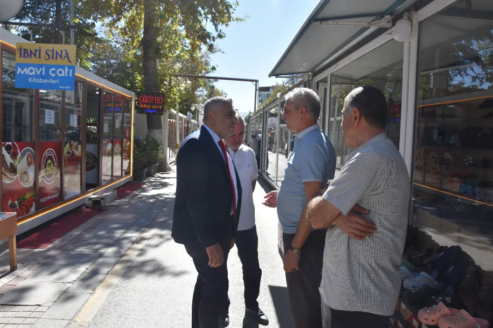 Başkan Sadıkoğlu, Kışla Caddesi ve Söğütlü Cami Esnafları İle Bir Araya Geldi