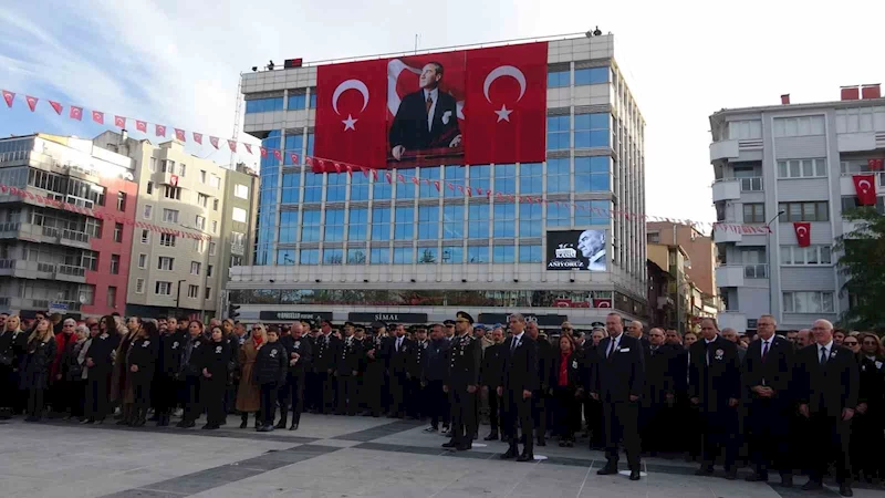 Atatürk, vefatının 86. yıldönümünde Uşak’ta anıldı
