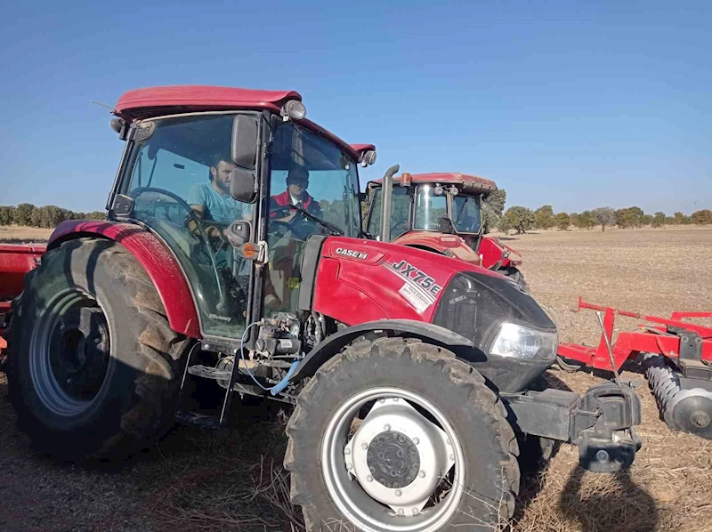 Uşak İl Tarım ve Orman Müdürü Serkan Bilir çiftçileri ziyaret etti
