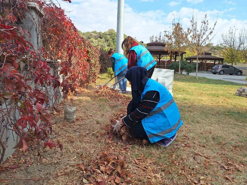 Öğrenciler kaldıkları yeri güzelleştiriyor
