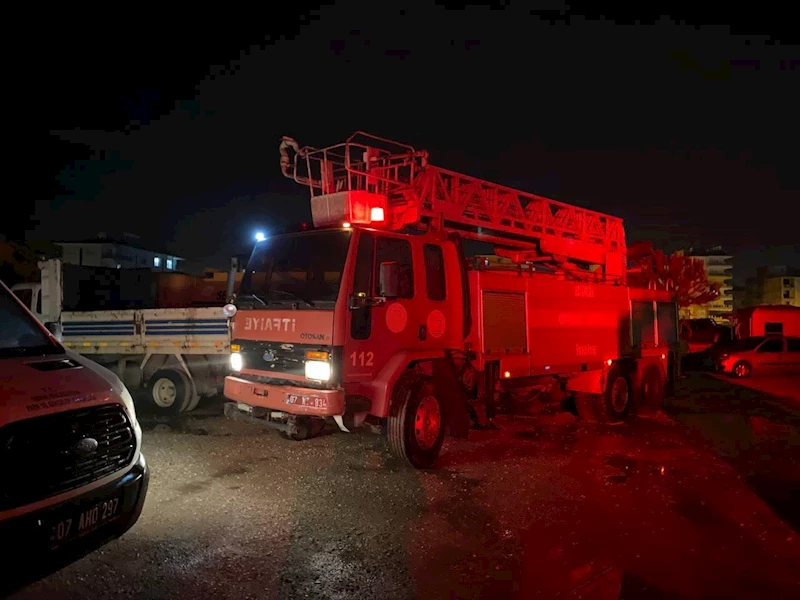 Antalya’da belediyeye ait depoda yangın
