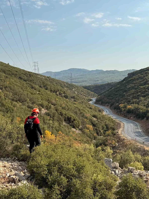 Menteşe’de kayıp yaşlı kadın için arama çalışmaları sürüyor
