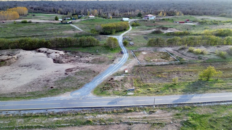 7 hanenin 52 yıldır kullandığı bağlantı yolu arsa çıktı
