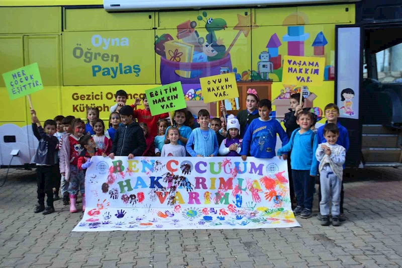 Gezici Oyuncak Kütüphanesi çocuklarla buluştu
