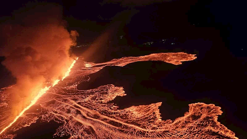 İzlanda’nın Reykjanes Yarımadası’ndaki yanardağ 7. kez patladı
