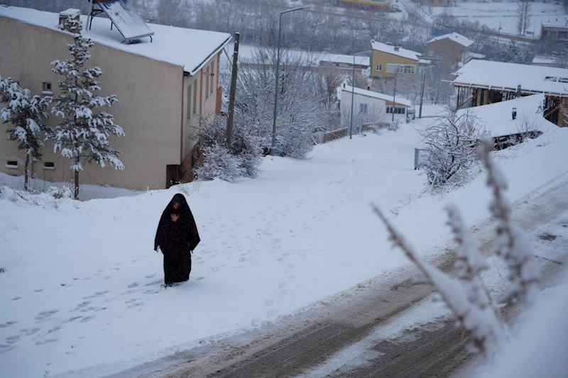 Bayburt’ta beklenen kar Pazar günü geliyor hava sıcaklıkları 10 derece birden düşecek
