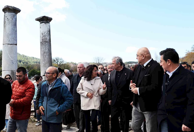 Tarihi Kentler Birliği üyeleri Stratonikeia’yı gezdi
