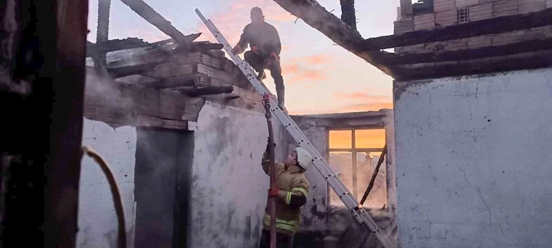 Çan’da köy konağından çıkan yangın korkuttu
