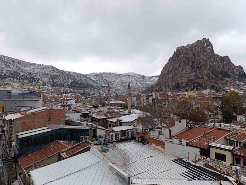 Valilikten barınma ihtiyacı olan vatandaşlar için çağrı
