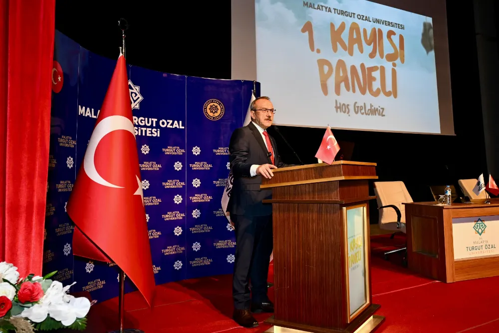 Vali Seddar Yavuz, I. Kayısı Paneline Katıldı