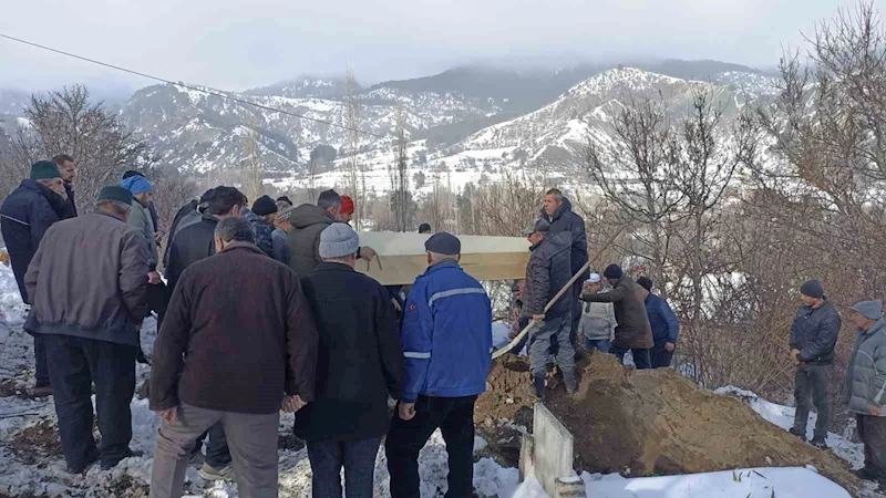 Kastamonu’da yangında hayatını kaybeden baba ile engelli oğlu toprağa verildi
