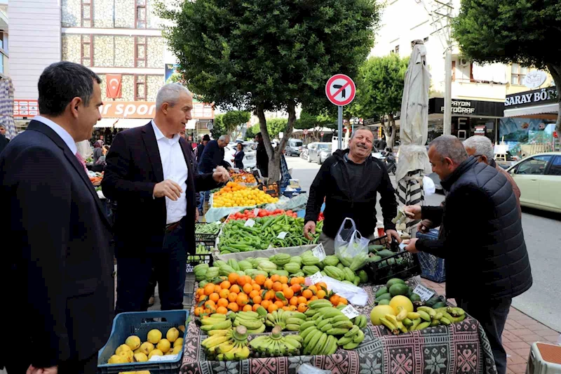 Başkan Özçelik esnafın taleplerini not aldı
