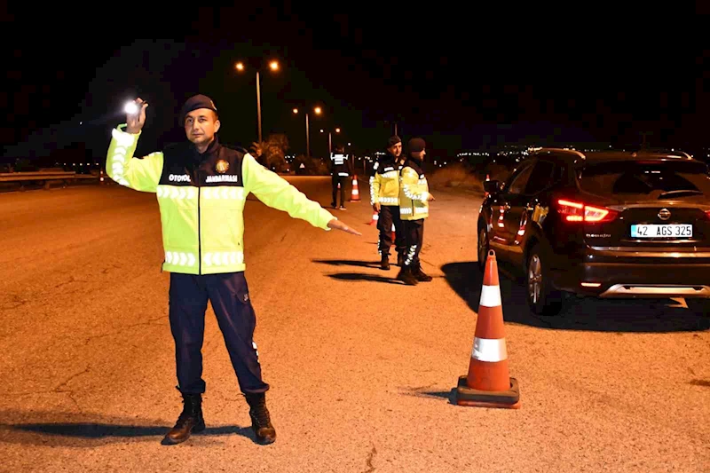 Otoyol jandarmasından Dörtol’da uygulama
