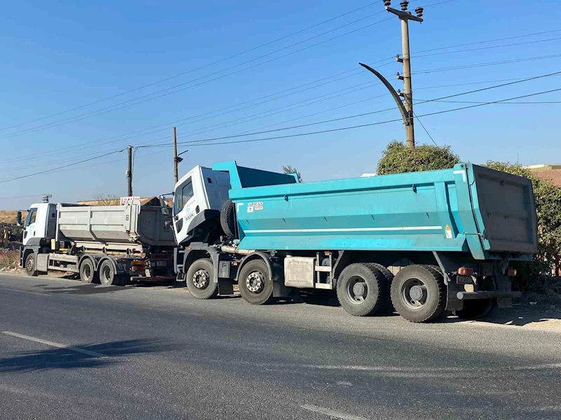 Seyir halindeki iki iş aracı alev aldı
