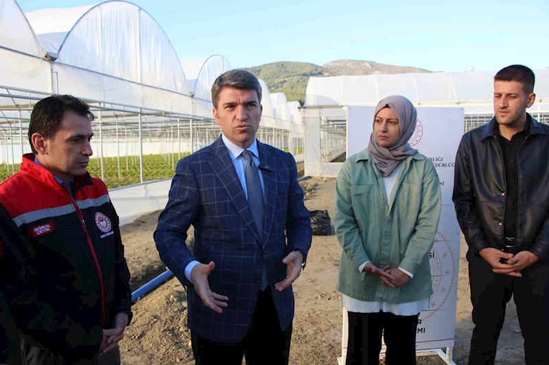 Amasya Valisi Bakan, Yeşilırmak kıyısına dökülen soğan ve patlıcanlarla ilgili konuştu: 