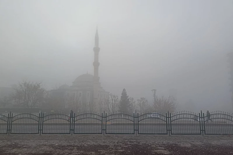 Diyarbakırlılar 2 gündür sabaha sisle uyanıyor