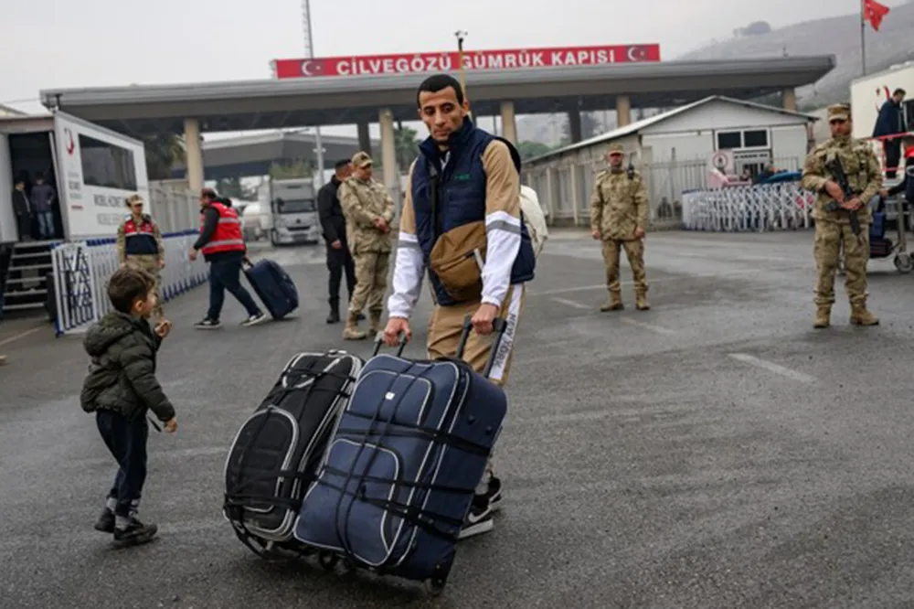 İçişleri Bakanı Ali Yerlikaya 21 günde dönen Suriyeli sayısını açıkladı