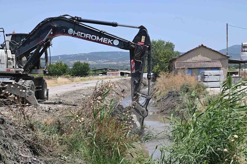 MASKİ’den Yeşilköy Mahallesi’nde dere temizliği