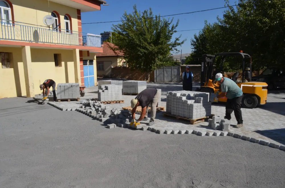 Beydağı Mahallesi ve Cemevi’nde Kilit Taşı Çalışmaları