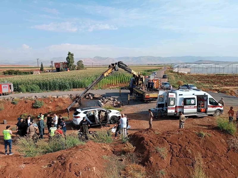 Mardin’de kanala düşen otomobilde 3 kişi hayatını kaybetti
