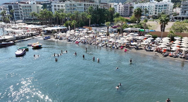 Marmaris’te yaz bitse de turizm sezonu bitmedi
