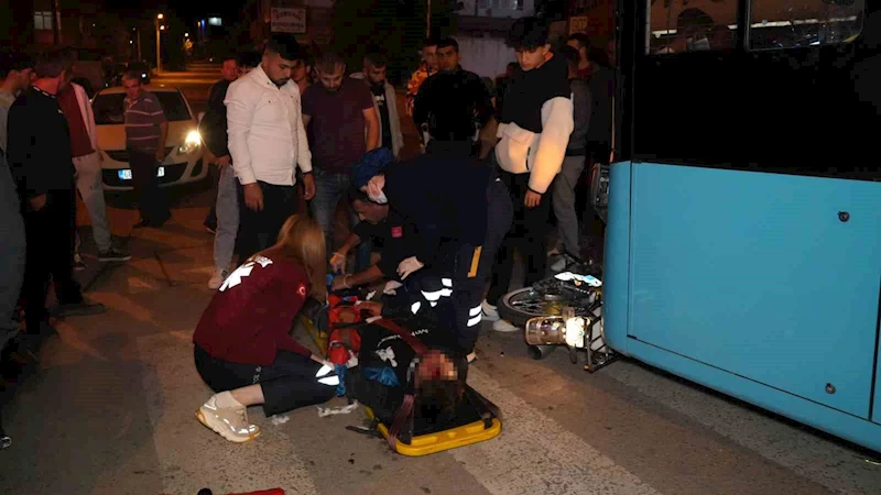 Halk otobüsüyle motosiklet çarpıştı: 14 yaşındaki genç hayatını kaybetti, arkadaşı ağır yaralandı
