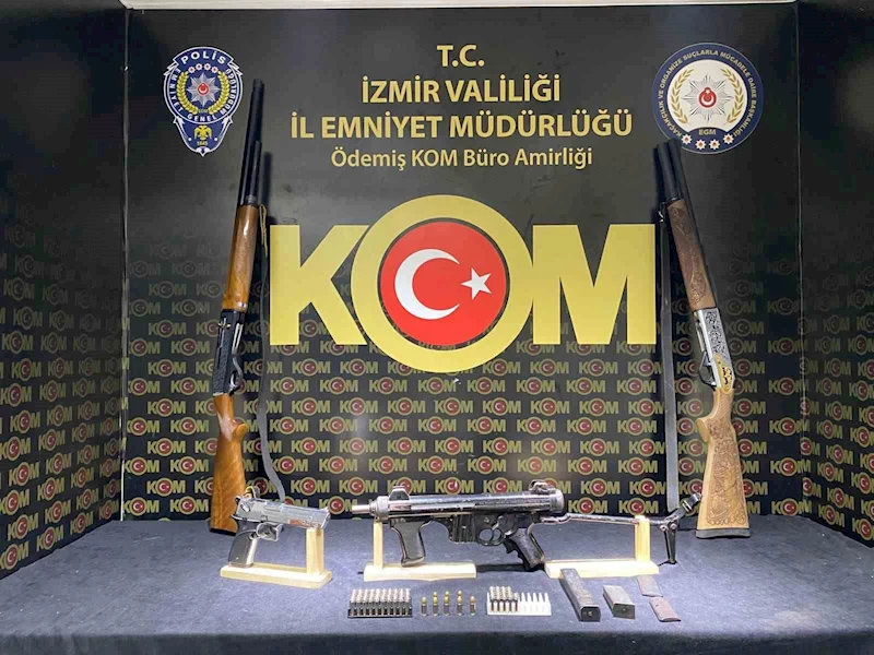 Silah tacirine operasyon: ’Uzi’ ele geçirildi
