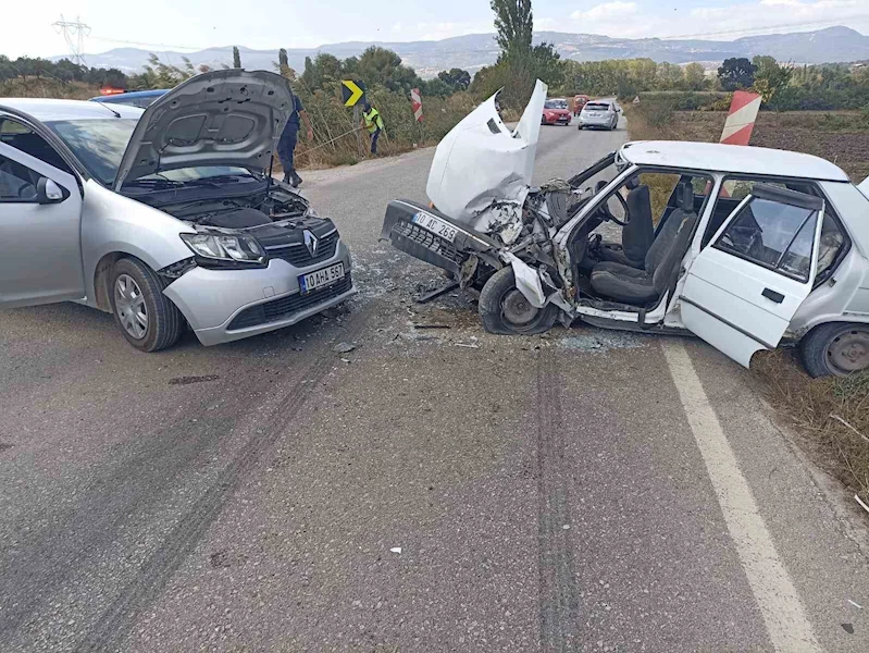 Savaştepe’de zincirleme trafik kazası; 3 yaralı
