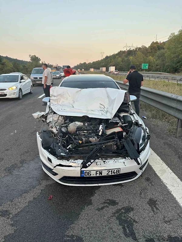 Hurdaya dönen otomobilden burnu bile kanamadan çıktı
