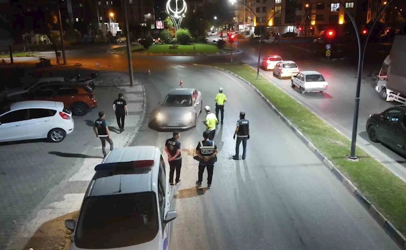 Manisa’da ’Narko alan uygulaması’: 2 gözaltı
