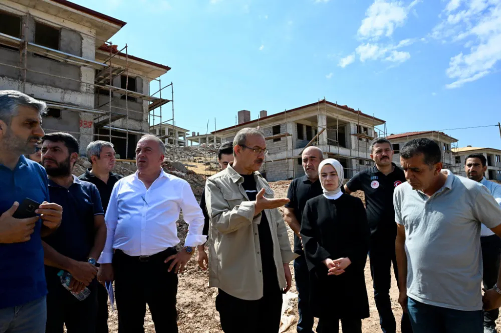 Vali Seddar Yavuz, Akçadağ ve Yeşilyurt İlçesindeki Kırsal Konutları İnceledi