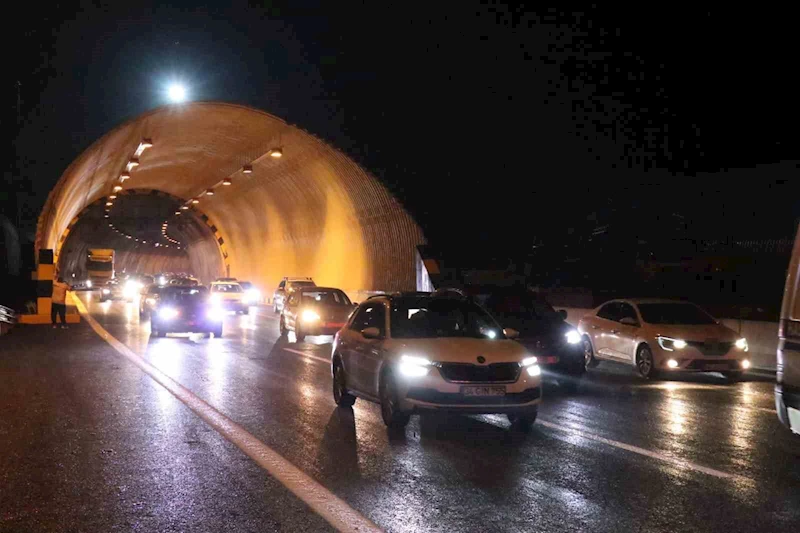 Bolu Dağı Tüneli trafiğe açıldı: Trafik çilesi bitti
