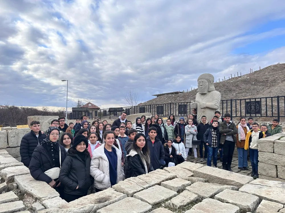 Gençler, Büyükşehir Belesiyesi’nin Kültür Bilinci Gezisinde Buluştu