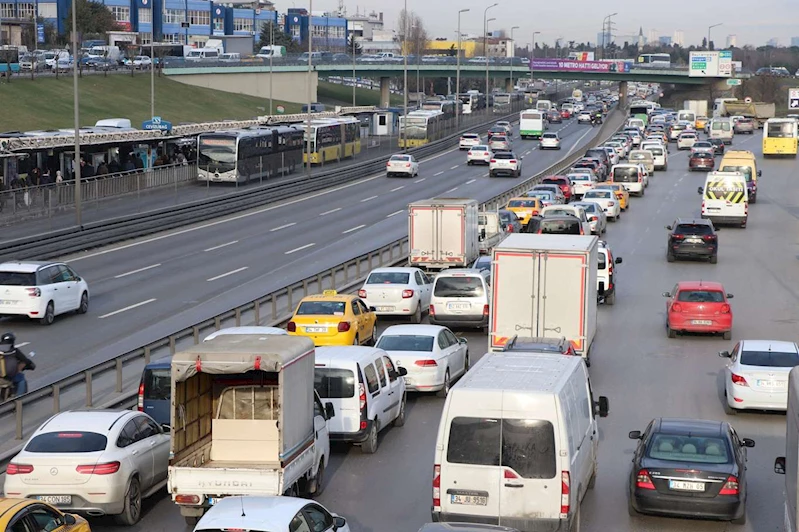 2024 yılında 2 milyon 598 bin taşıtın trafiğe kaydı yapıldı