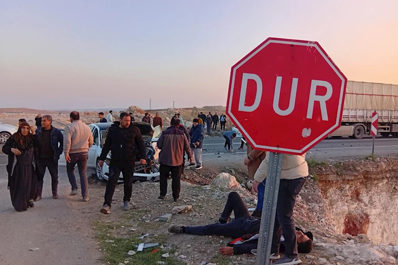 Şanlıurfa-Gaziantep kara yolunda trafik kazası: 3 yaralı