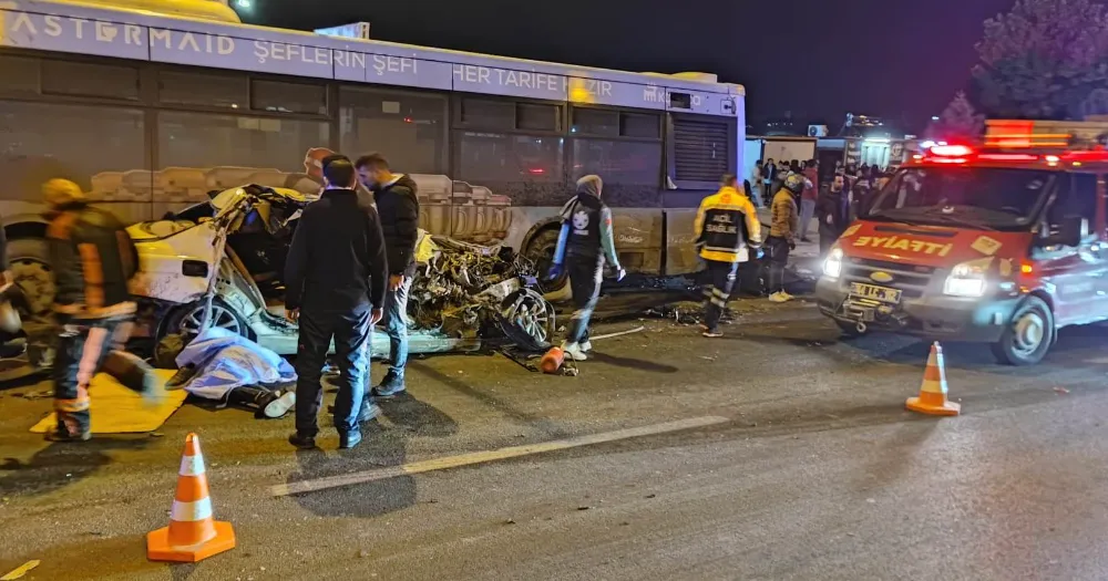 Feci Kazada 2 Kişi Öldü 3 Kişi Yaralandı