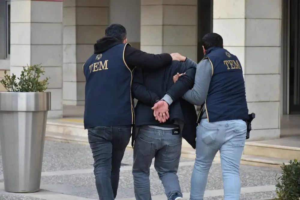 İstanbul’da Anne Ve İki Çocuğun Şüpheli Ölümünde 3 Gözaltı